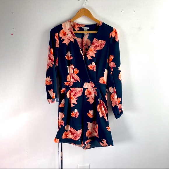 H&M floral navy romper - Picture 2 of 4